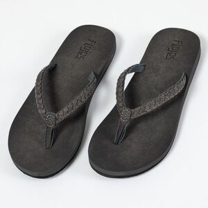 Flojos Like New Black Leather Woven Strap Flip Flops Women’s Size 10